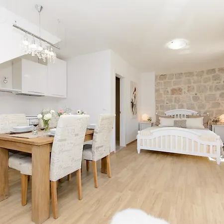 Finest Apartment *