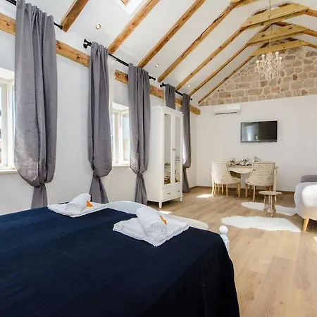 Finest Apartment *